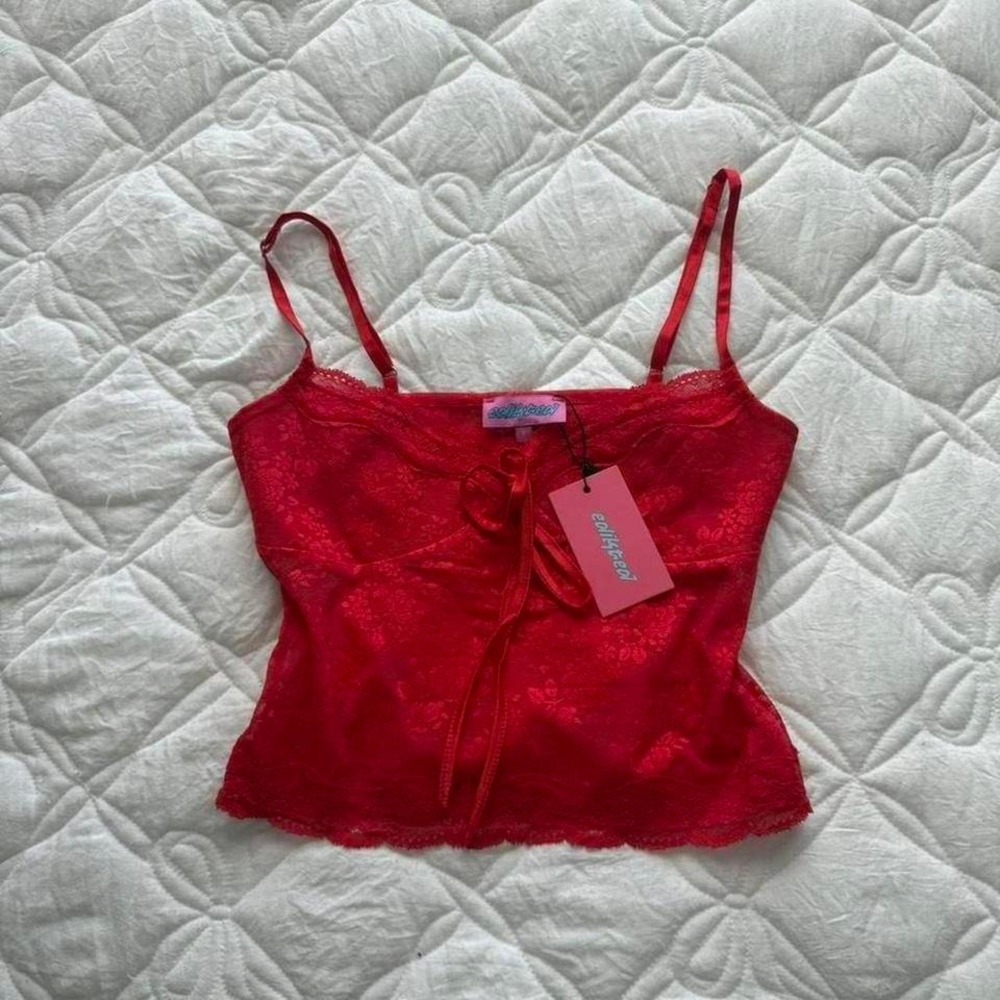 red edikted new with tags lace top‎